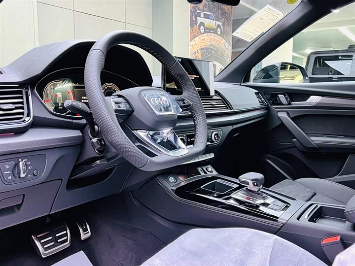 Audi Q5L Sportback 2025 2025款 quattro 45周年典藏版 40 TFSI 豪华型