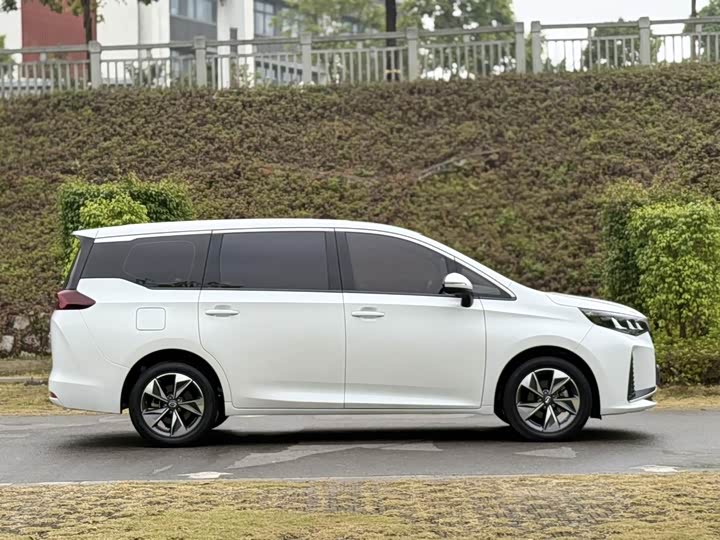 GAC Trumpchi M6 2023 2023款 PRO 270T DCT豪华版