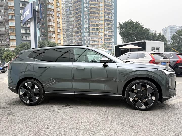 Volvo XC60 2026 2026款 B5 四驱智雅豪华版