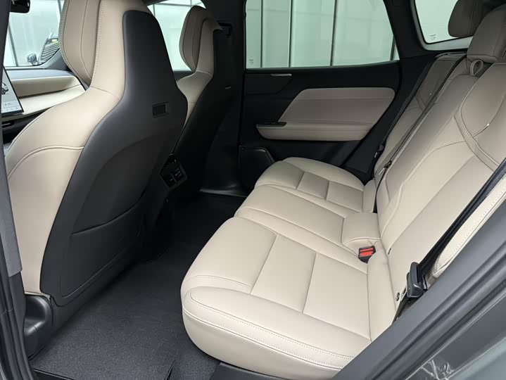 Volvo XC60 2026 2026款 B5 四驱智雅豪华版