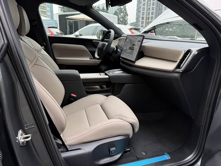 Volvo XC60 2026 2026款 B5 四驱智雅豪华版