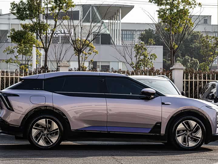 HiPhi Y 2023 2023款 560km 先锋版