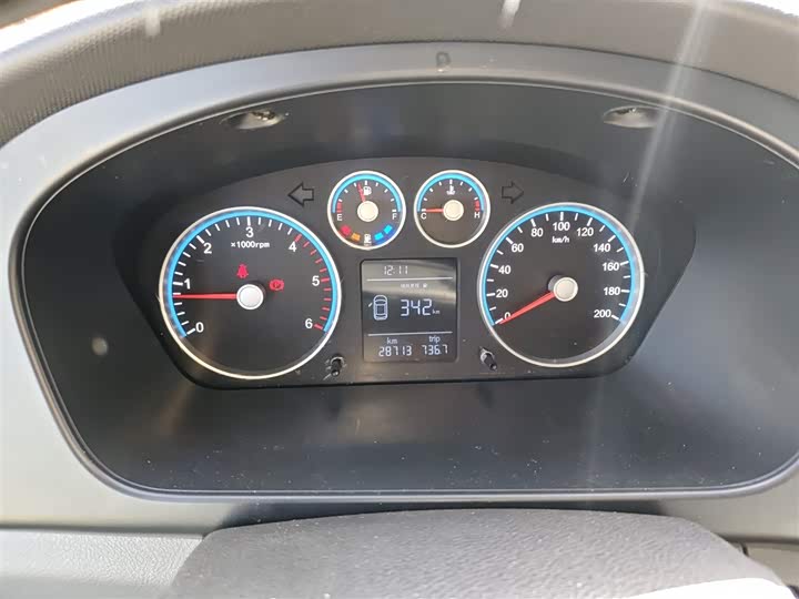 Foton Tuyano 2023 2023款 吉象厢货 2.0T手动 加长轴超高顶 后单胎3座