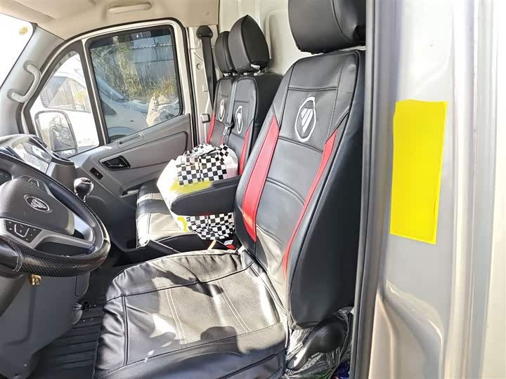 Foton Tuyano 2023 2023款 吉象厢货 2.0T手动 加长轴超高顶 后单胎3座