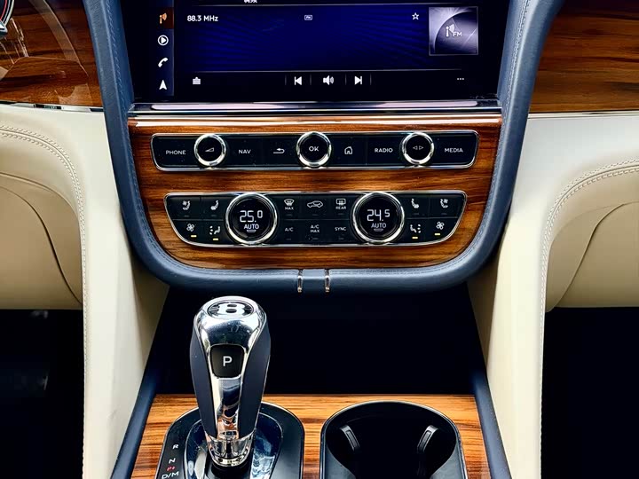 Bentley Bentayga 2024 2024款 4.0T V8
