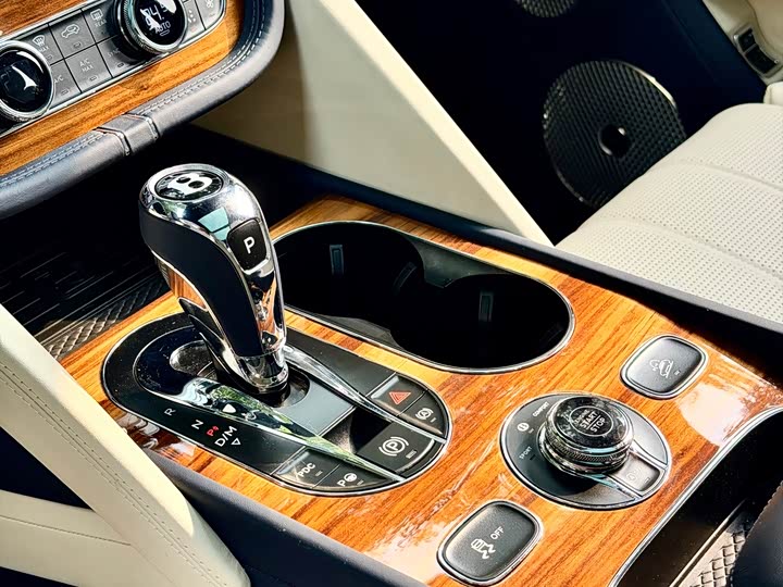 Bentley Bentayga 2024 2024款 4.0T V8