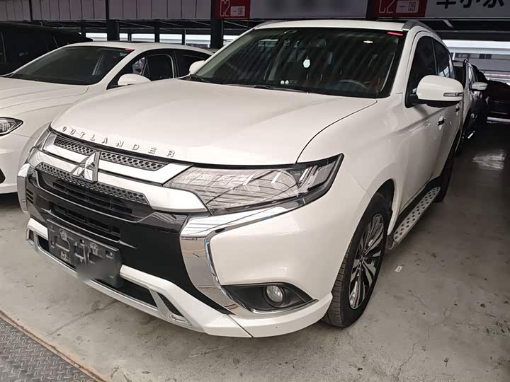 Mitsubishi Outlander 2021 2021款 2.4L 四驱致享版 7座