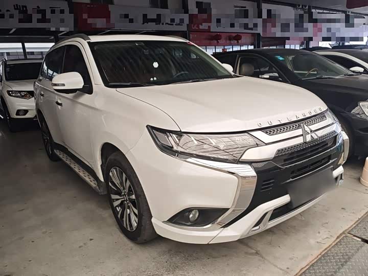 Mitsubishi Outlander 2021 2021款 2.4L 四驱致享版 7座