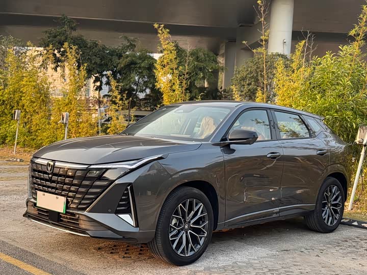 Changan UNI-Z Hybrid 2025 2025款 智慧新蓝鲸 125km 战舰版