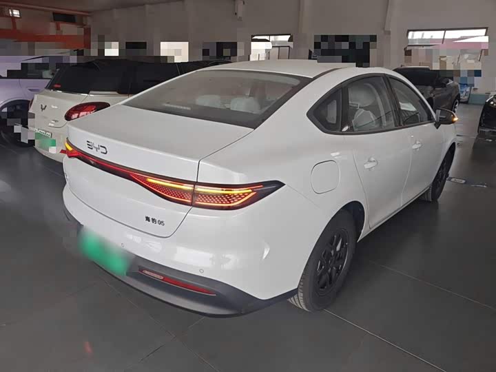 BYD Seal 05 DM-i Hybrid 2025 2025款 DM-i 智驾版 55KM豪华型