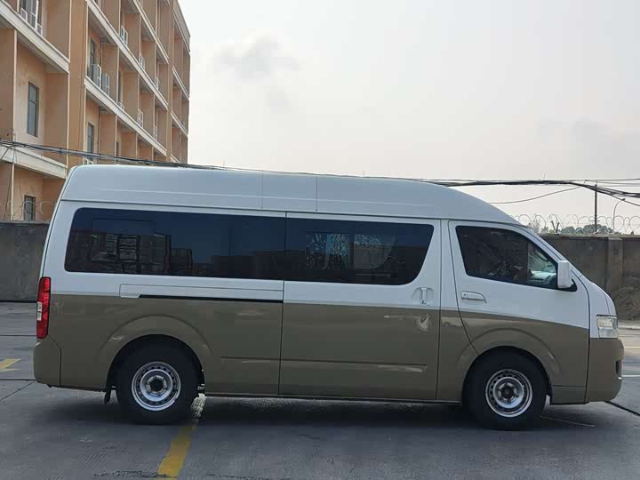 Foton G7 2021 2021款 2.4L汽油商运版长轴高顶6座明窗4K22D4M