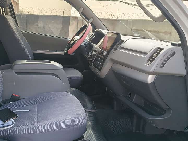 Foton G7 2021 2021款 2.4L汽油商运版长轴高顶6座明窗4K22D4M