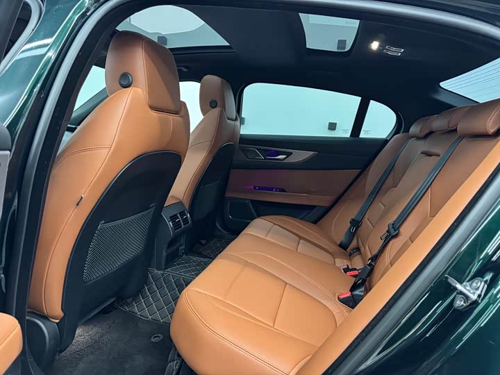 Jaguar XE L 2024 2024款 2.0T 250PS R-DYNAMIC S进取运动版