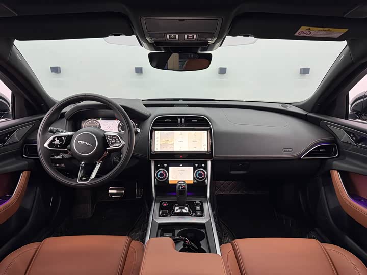 Jaguar XE L 2024 2024款 2.0T 250PS R-DYNAMIC S进取运动版