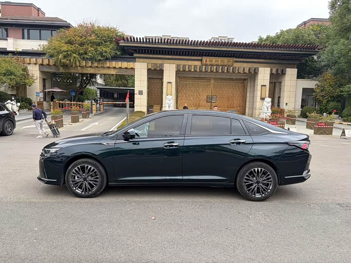 Dongfeng Aeolus Yixuan Max 2022 2022款 1.5T 超帅潮爸版