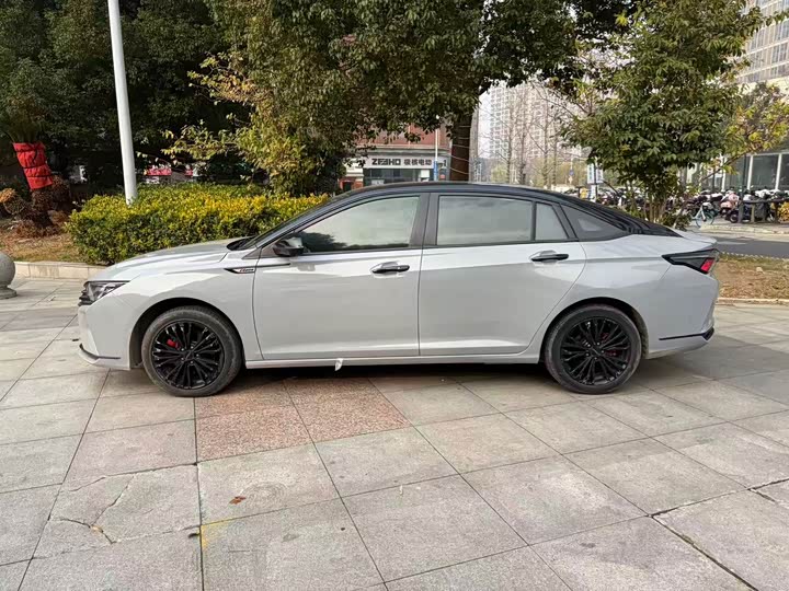 Dongfeng Aeolus Yixuan Max 2022 2022款 1.5T 超帅潮爸版