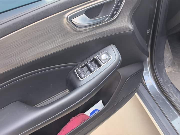 Roewe RX5 2023 2023款 PLUS 330TGI 自动领潮智惠版