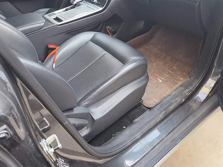 Roewe RX5 2023 2023款 PLUS 330TGI 自动领潮智惠版