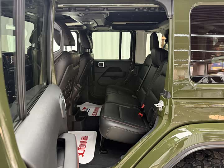 Jeep Wrangler 2022 2022款 2.0T 高地丛林绿限量版