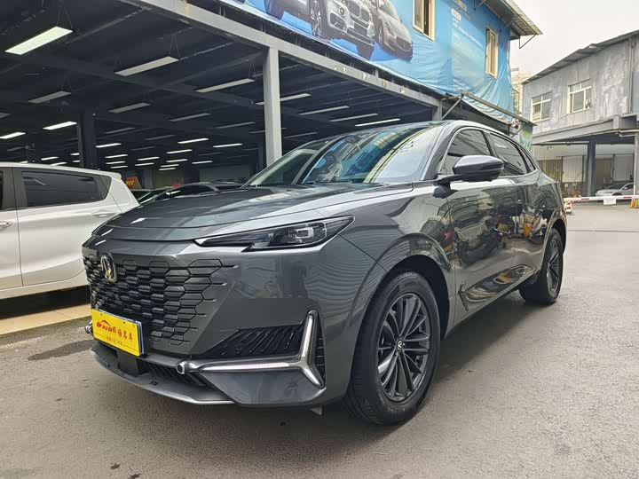 Changan UNI-K 2023 2023款 2.0T 两驱悦享型