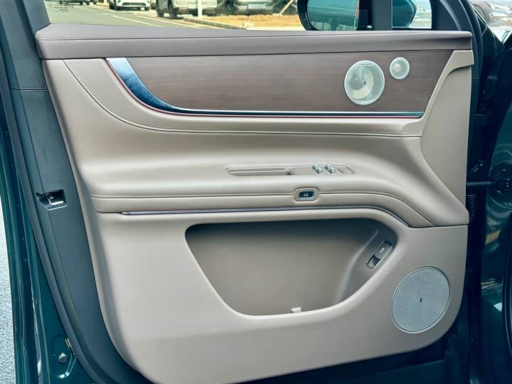 Aito M9 2025 2025款 增程 Ultra版 52kWh 5座版