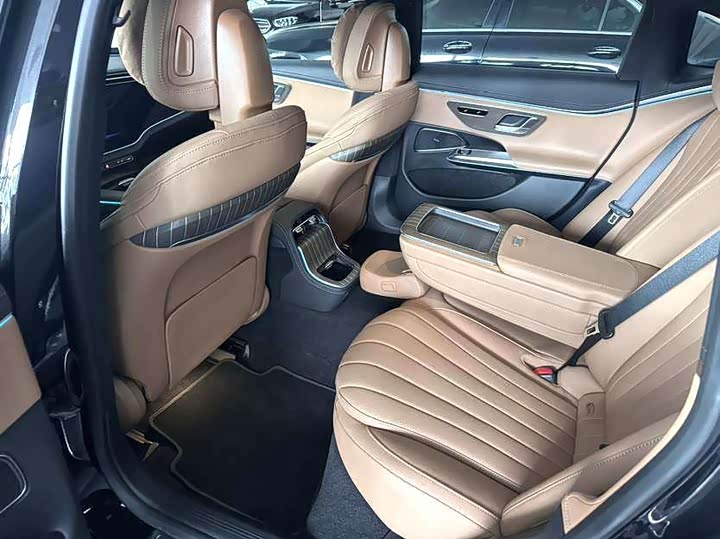 Mercedes-Benz E-Class Hybrid 2024 2024款 E 350 e L 插电式混合动力轿车