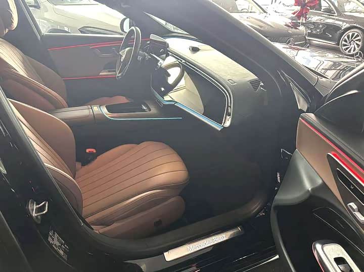 Mercedes-Benz E-Class Hybrid 2024 2024款 E 350 e L 插电式混合动力轿车