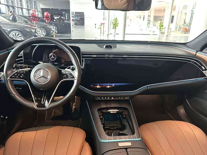 Mercedes-Benz E-Class Hybrid 2024 2024款 E 350 e L 插电式混合动力轿车