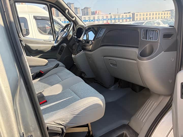 Foton Tuyano 2024 2024款 吉象多功能 2.0T手动 长轴中顶 后单胎5/6/7/9座