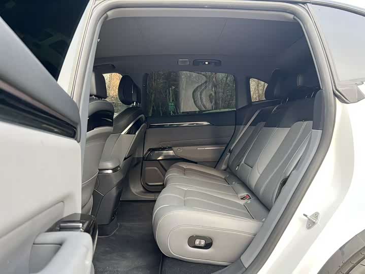 Zeekr 7X 2025 2025款 100kWh 长续航四驱智驾版