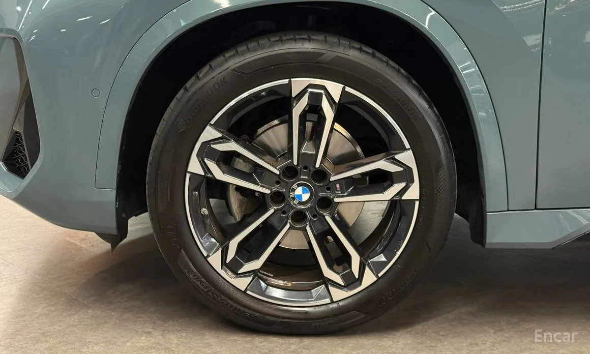 BMW X1 2023 xDrive 20i M Sport