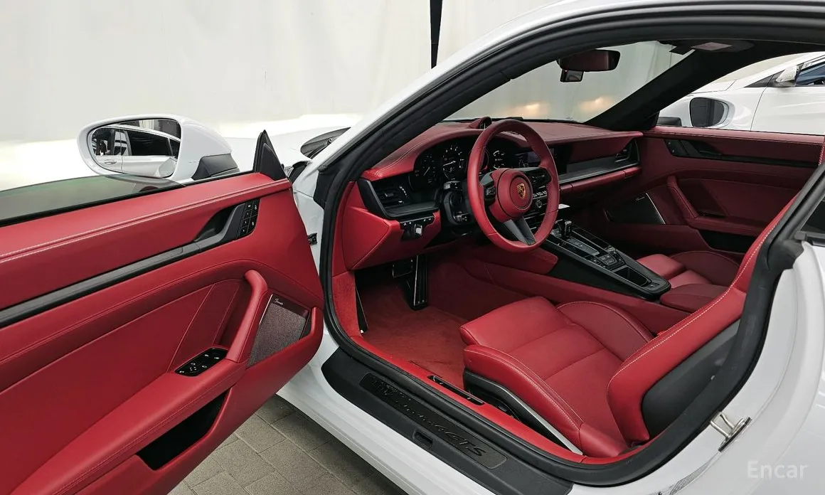 Porsche 911 2019 Carrera 4 GTS