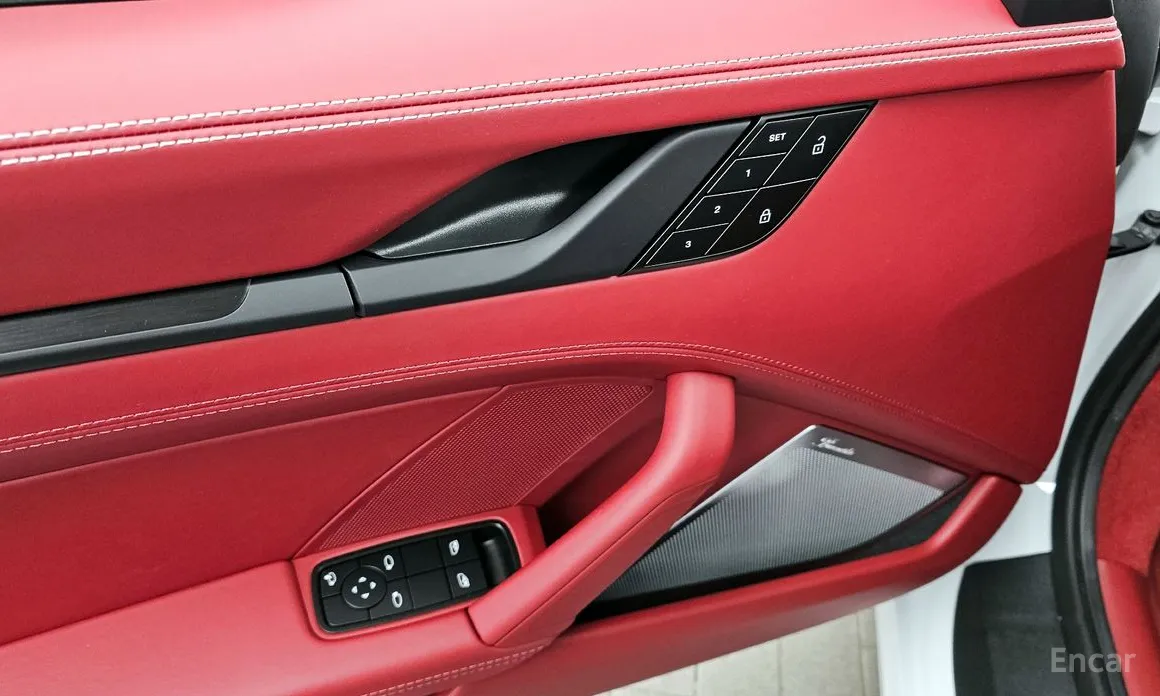 Porsche 911 2019 Carrera 4 GTS