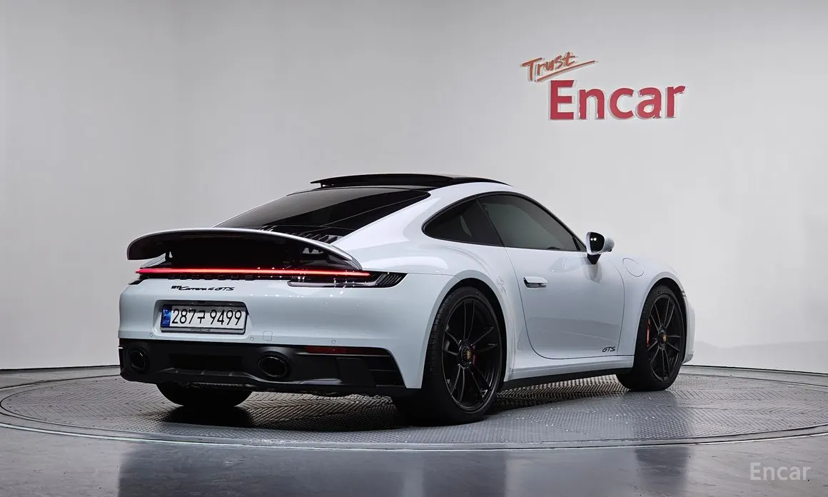 Porsche 911 2019 Carrera 4 GTS
