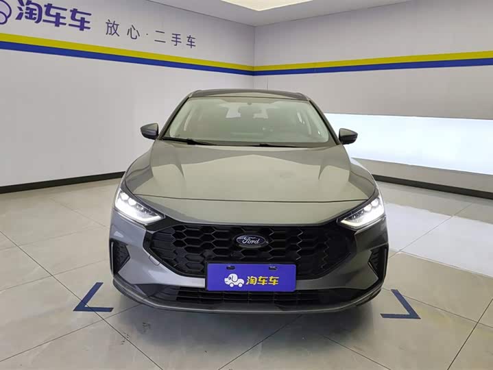Ford Focus 2022 2022款 两厢 EcoBoost 180 自动竞速版