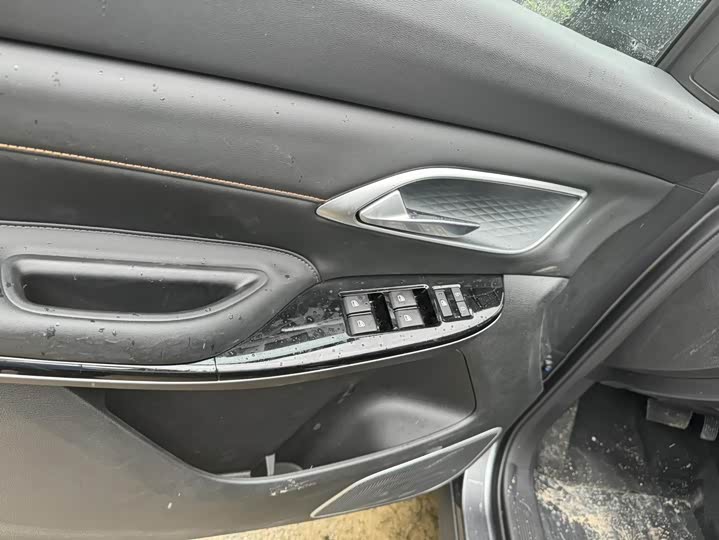 Changan X7 Plus 2024 2024款 1.5T 自动尊崇型 7座