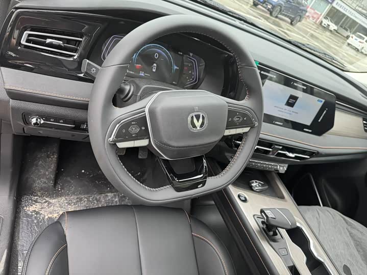 Changan X7 Plus 2024 2024款 1.5T 自动尊崇型 7座