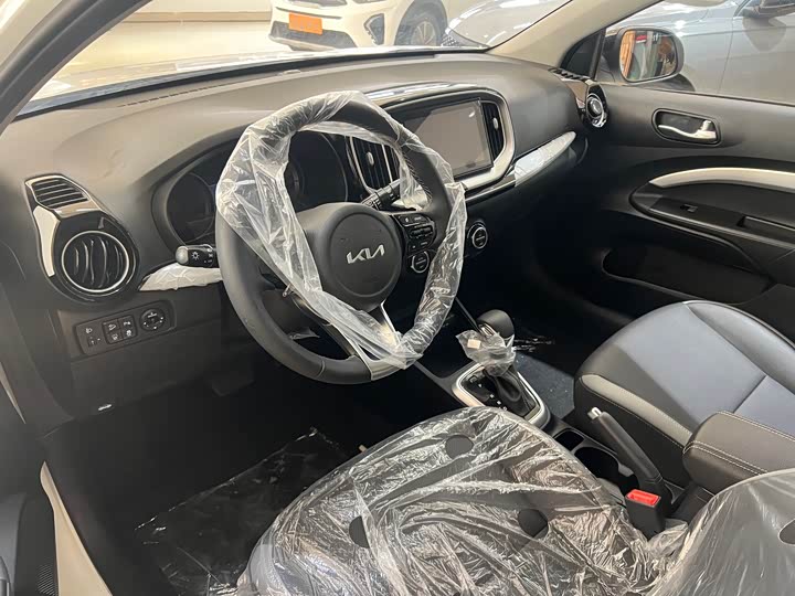 Kia KX1 2021 2021款 1.4L CVT趣享天窗款