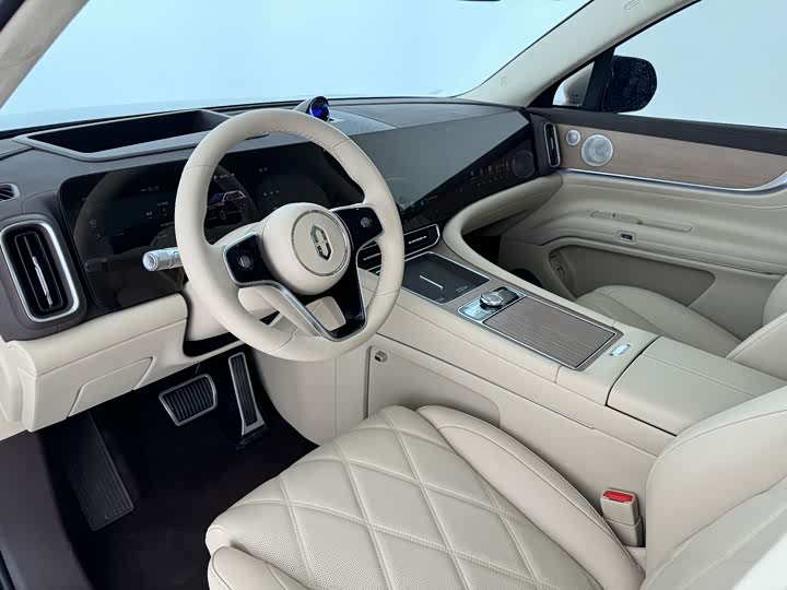 Aito M9 2025 2025款 增程 Ultra版 52kWh 6座版