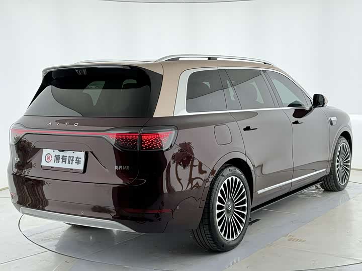 Aito M9 2025 2025款 增程 Ultra版 52kWh 6座版