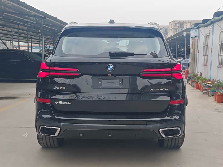BMW X5 2026 2026款 xDrive 30Li 尊享型M运动曜夜套装