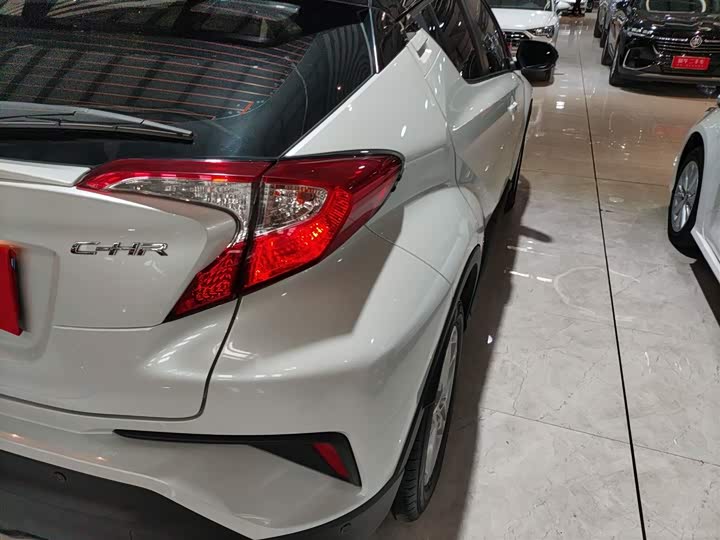 Toyota C-HR 2022 2022款 2.0L 领先版