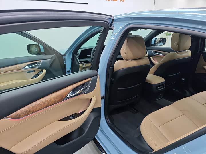 Cadillac CT5 2025 2025款 28T 赛道性能版