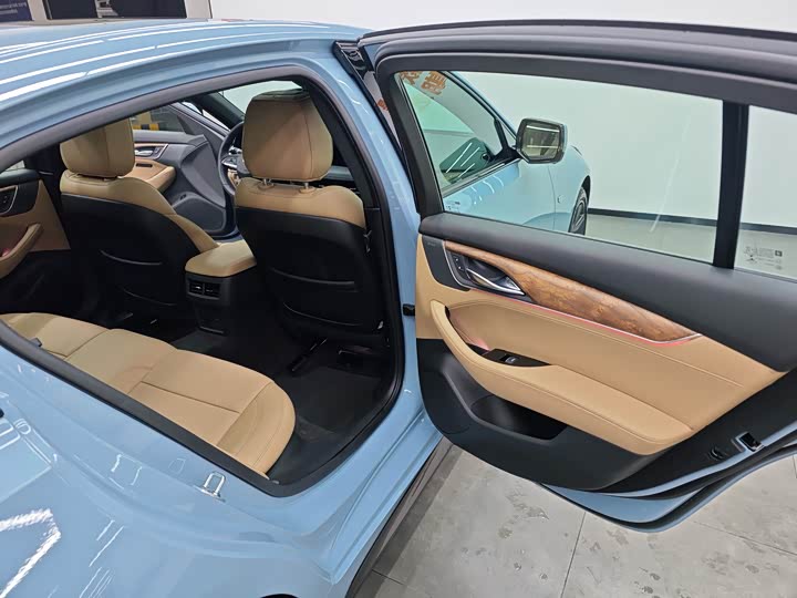 Cadillac CT5 2025 2025款 28T 赛道性能版