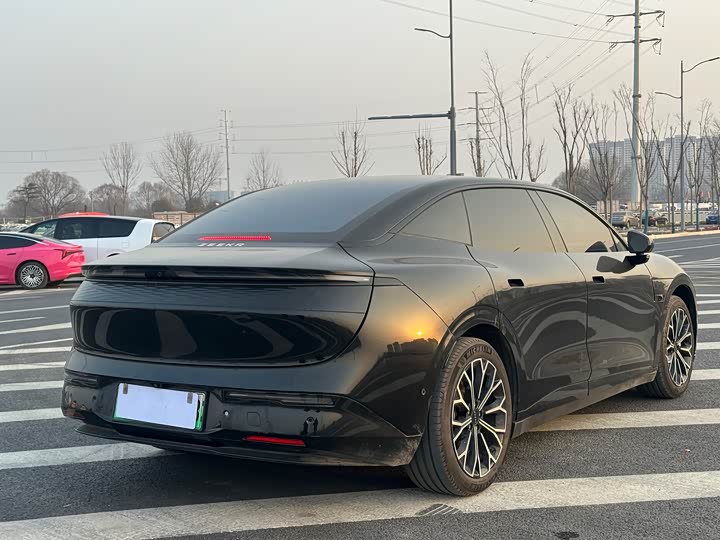 Zeekr 007 2025 2025款 后驱智驾版 75kWh