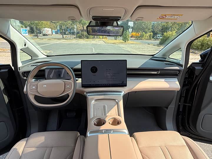 XPeng X9 2025 2025款 纯电 740超长续航 Max