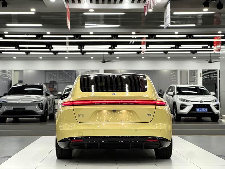 2025 Nio ET5
