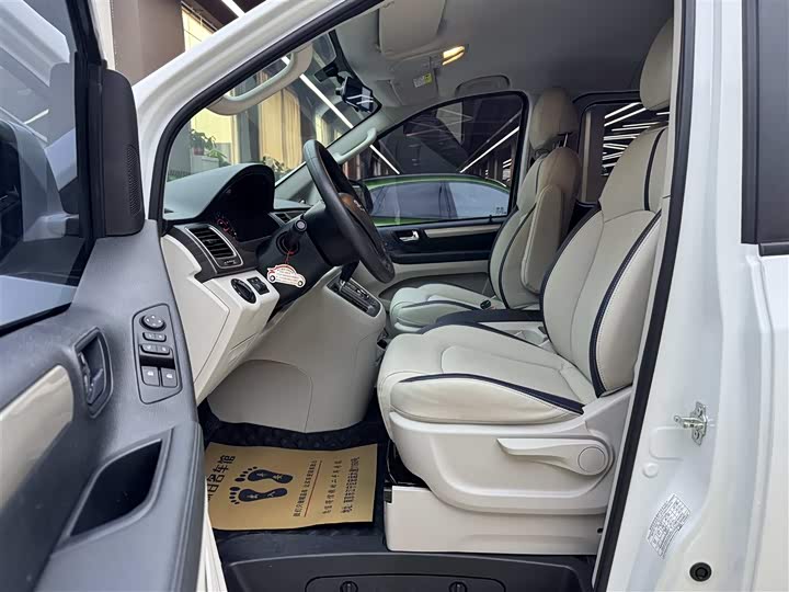 Maxus G10 2021 2021款 2.0T 自动精英版 汽油 7座