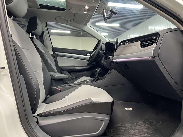 Volkswagen Bora 2025 2025款 200TSI DSG悦行导航版