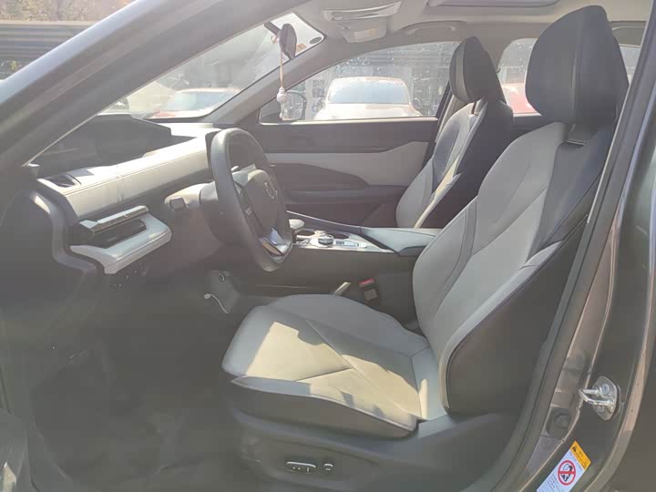 Changan UNI-V Hybrid 2024 2024款 蓝鲸智电iDD 136km 智趣型